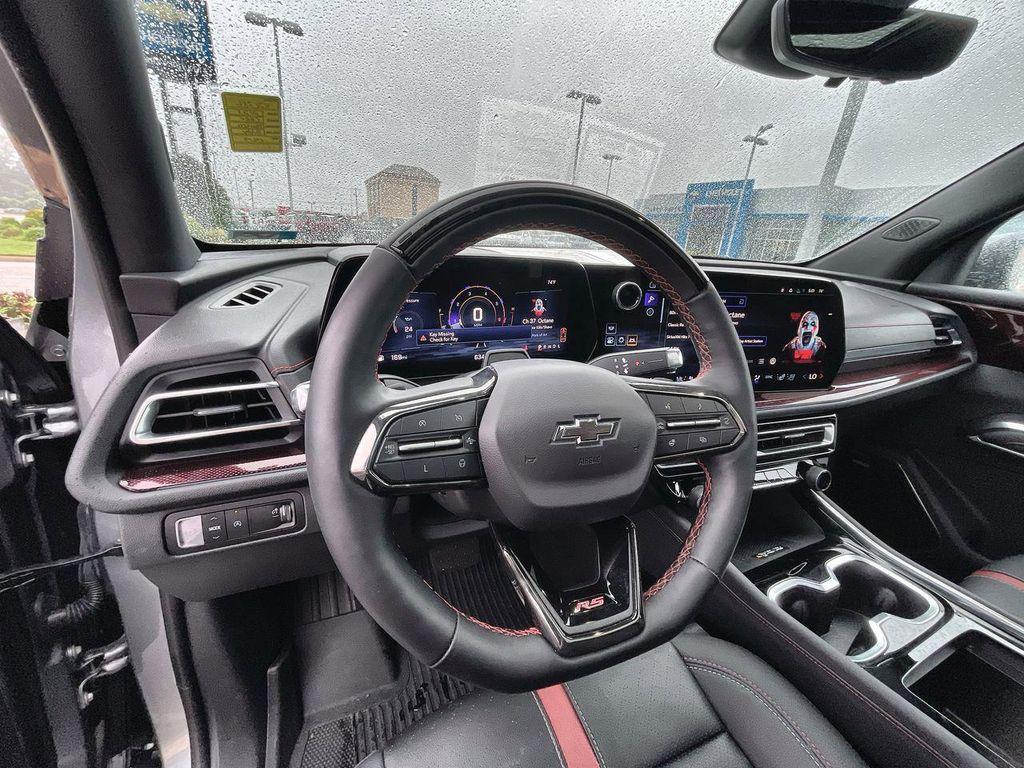 used 2025 Chevrolet Traverse car, priced at $50,980