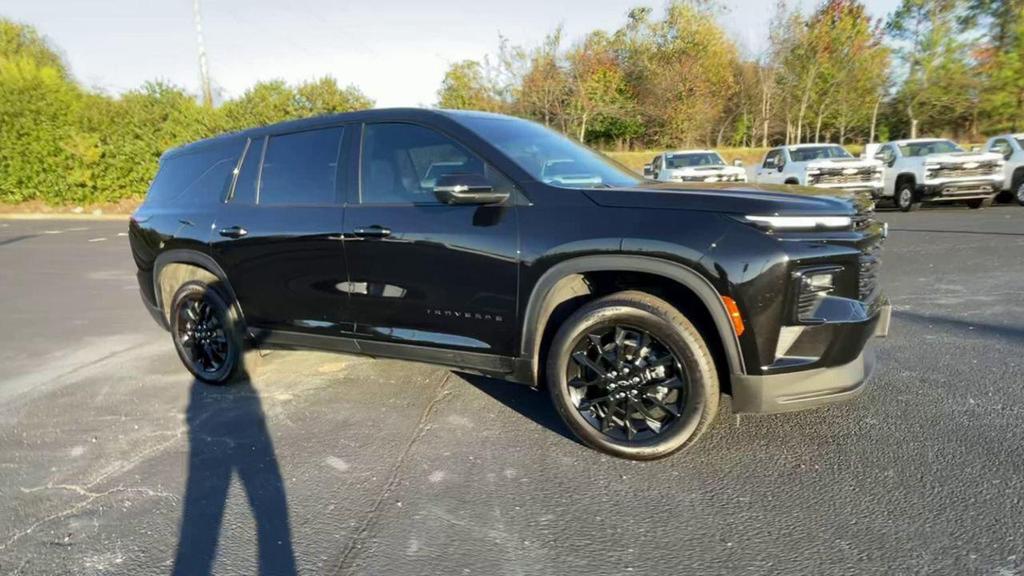 used 2024 Chevrolet Traverse car, priced at $36,995