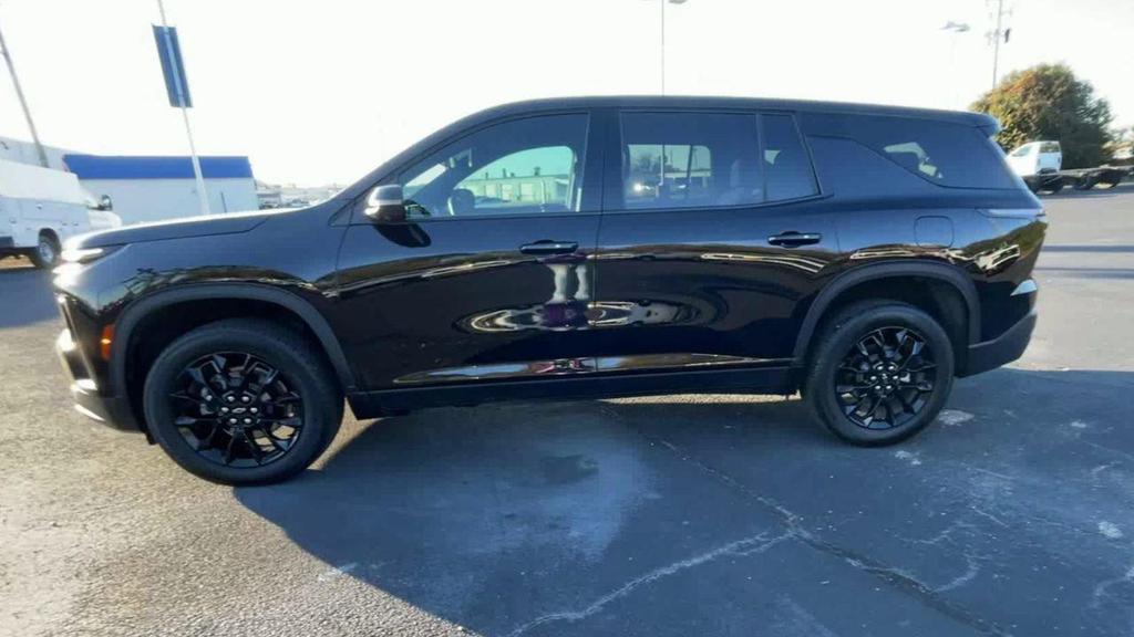 used 2024 Chevrolet Traverse car, priced at $36,995