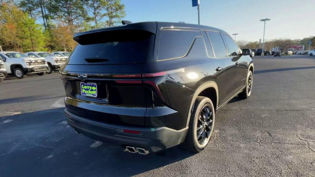 used 2024 Chevrolet Traverse car, priced at $36,995