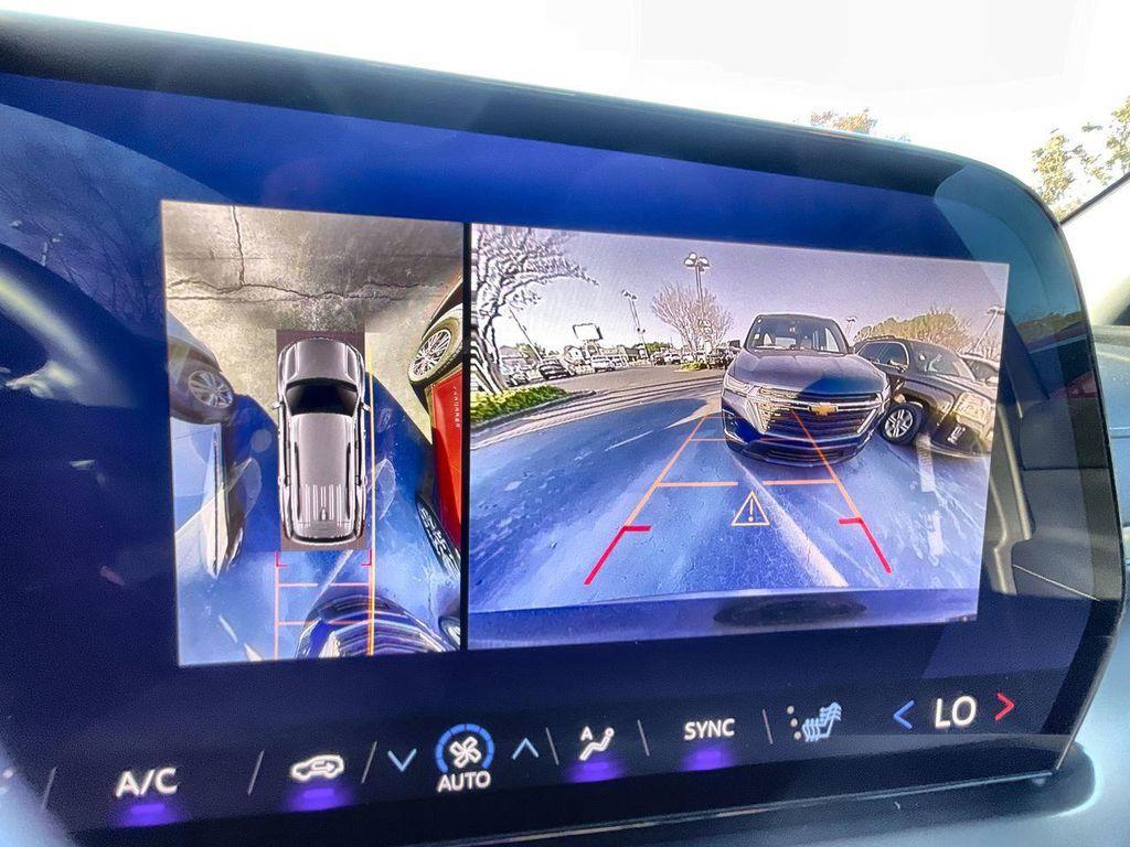 used 2024 Chevrolet Traverse car, priced at $36,995