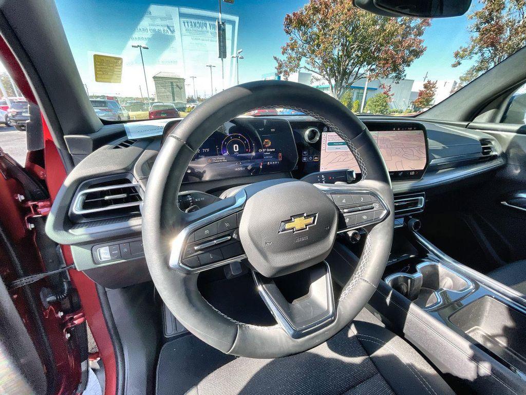 used 2025 Chevrolet Traverse car, priced at $38,980