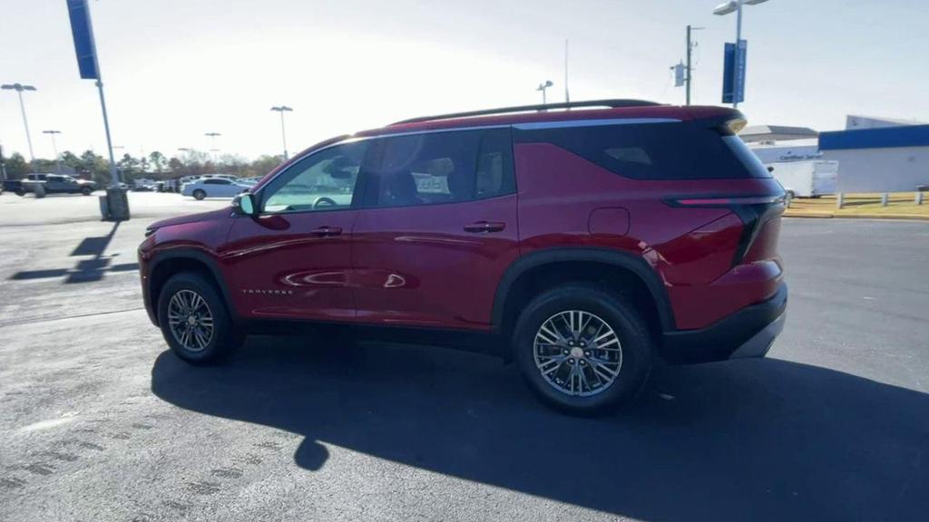 used 2025 Chevrolet Traverse car, priced at $38,980