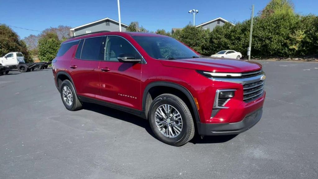 used 2025 Chevrolet Traverse car, priced at $38,980