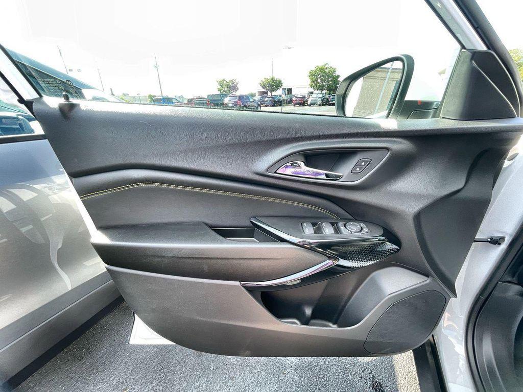 new 2025 Chevrolet Trax car, priced at $24,814