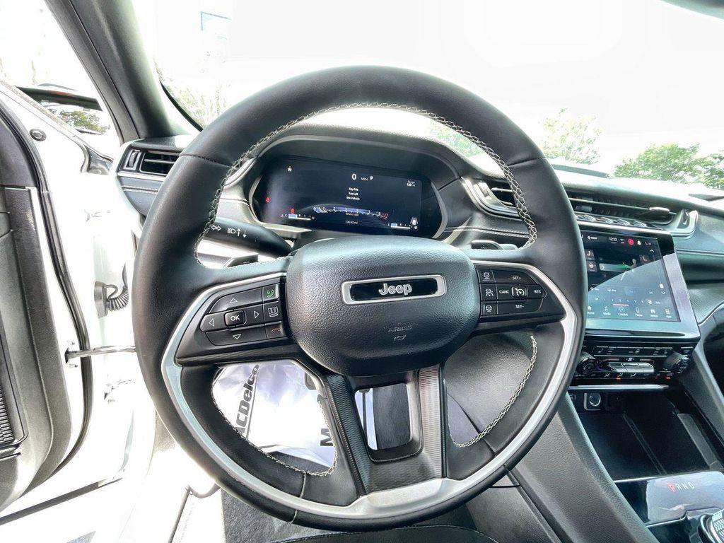 used 2023 Jeep Grand Cherokee car, priced at $33,990