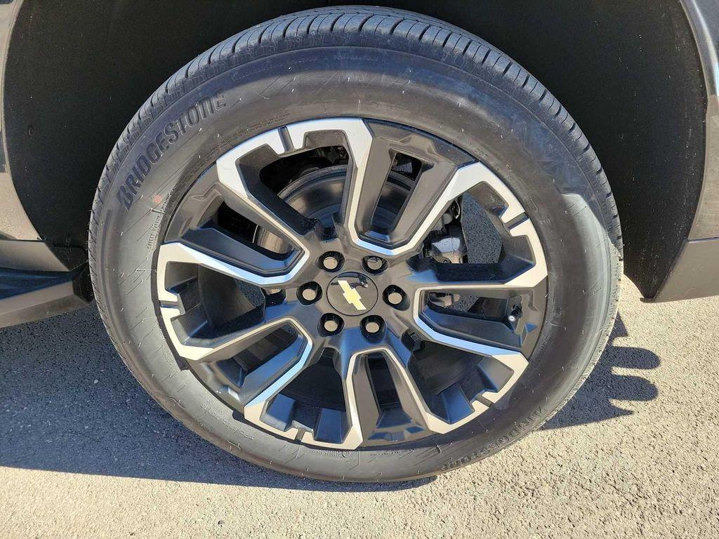 new 2025 Chevrolet Suburban car, priced at $88,875