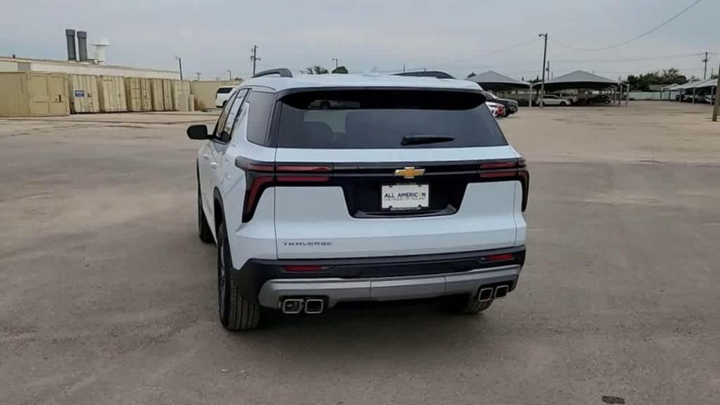 new 2026 Chevrolet Traverse car, priced at $45,340