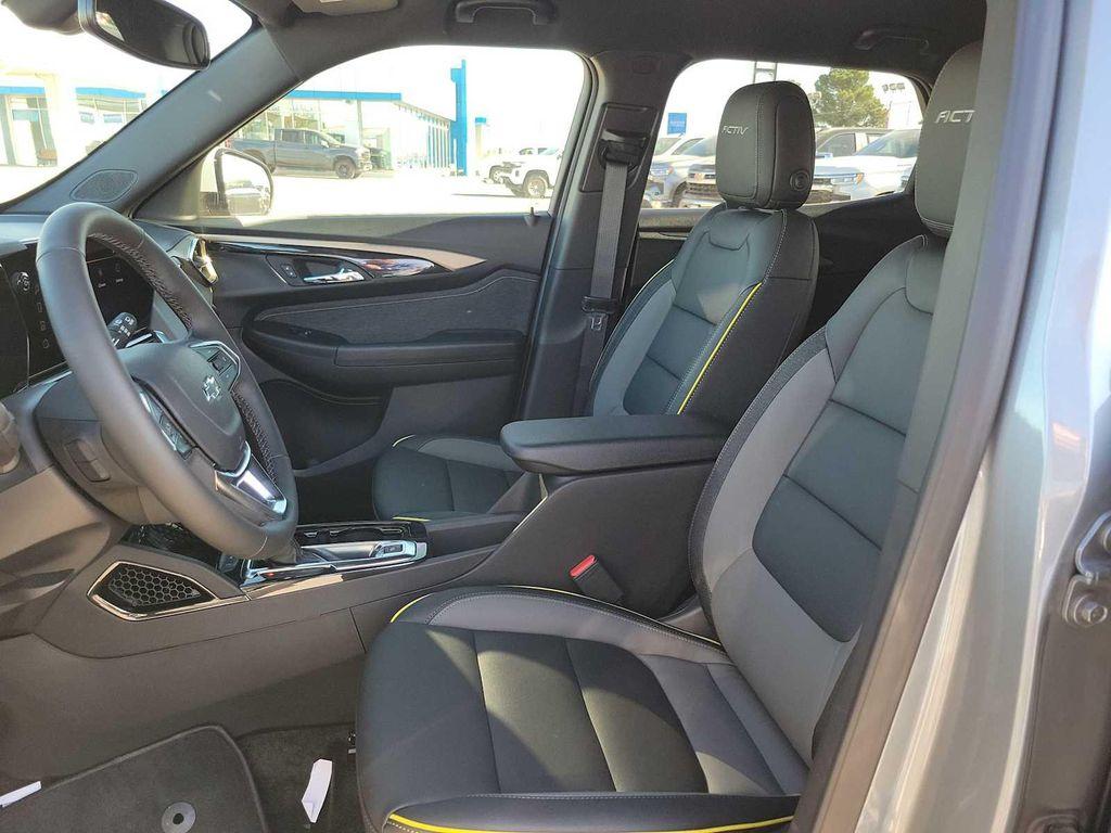 new 2025 Chevrolet TrailBlazer car, priced at $29,000