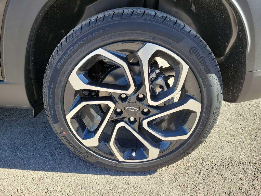 new 2025 Chevrolet Trax car, priced at $26,690