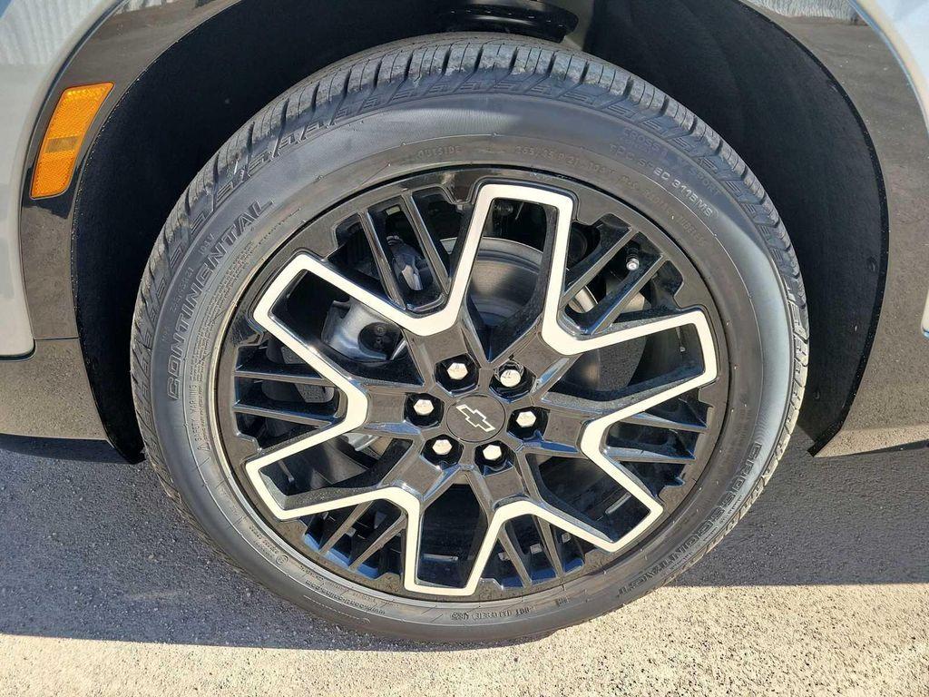 new 2025 Chevrolet Blazer car, priced at $51,015