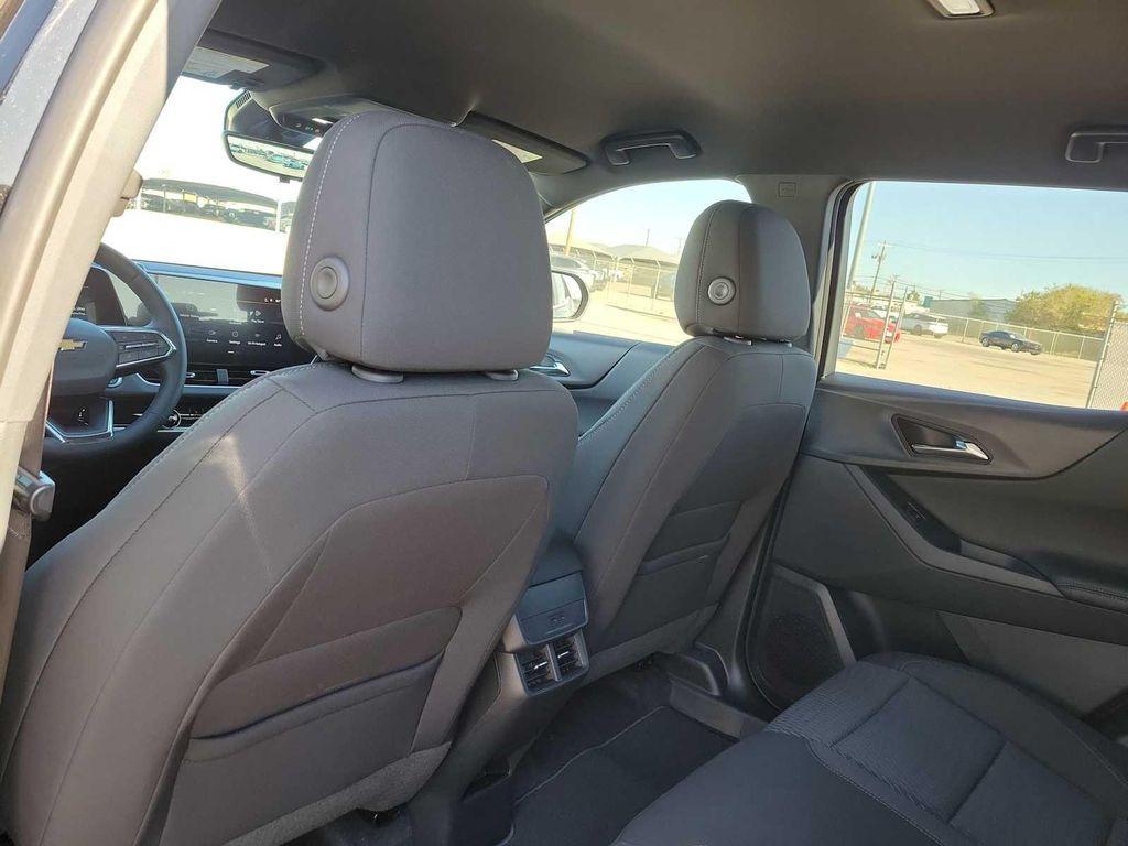 new 2026 Chevrolet Equinox car, priced at $31,765