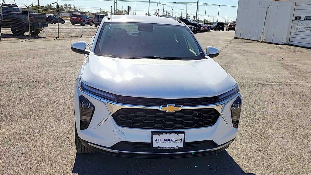 new 2026 Chevrolet Trax car, priced at $25,090