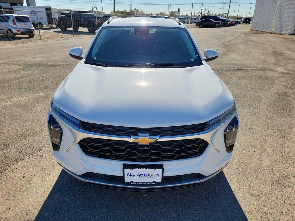 new 2026 Chevrolet Trax car, priced at $25,090