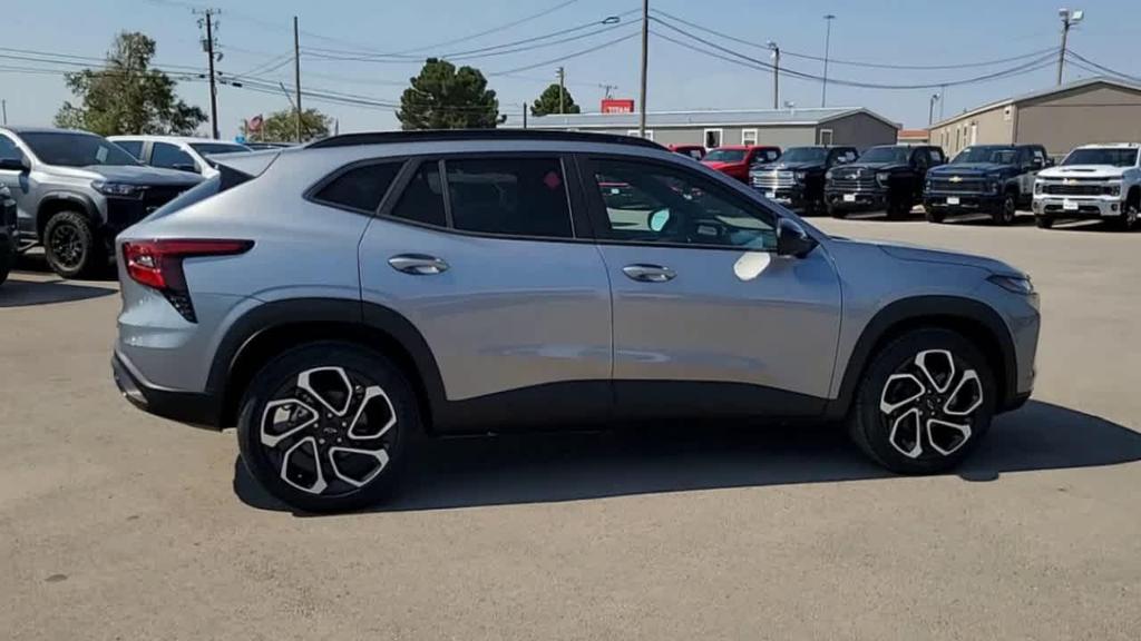 new 2025 Chevrolet Trax car, priced at $27,585