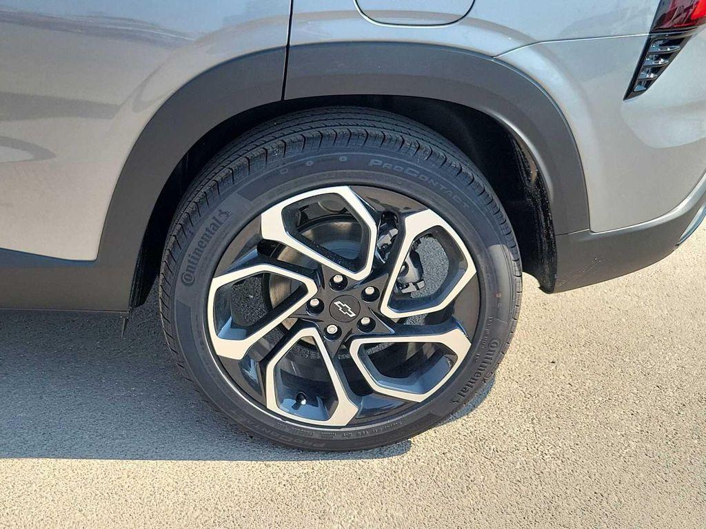 new 2025 Chevrolet Trax car, priced at $27,585