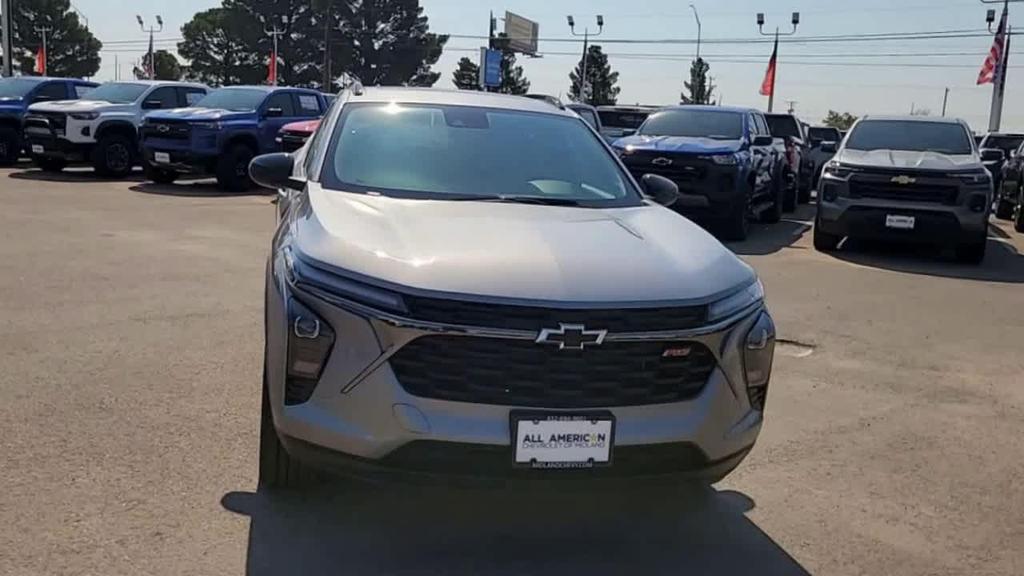 new 2025 Chevrolet Trax car, priced at $27,585