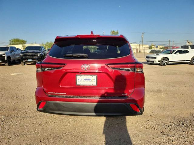 used 2022 Toyota Highlander car, priced at $39,995