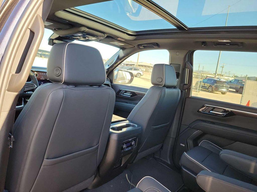 new 2025 Chevrolet Suburban car, priced at $86,310