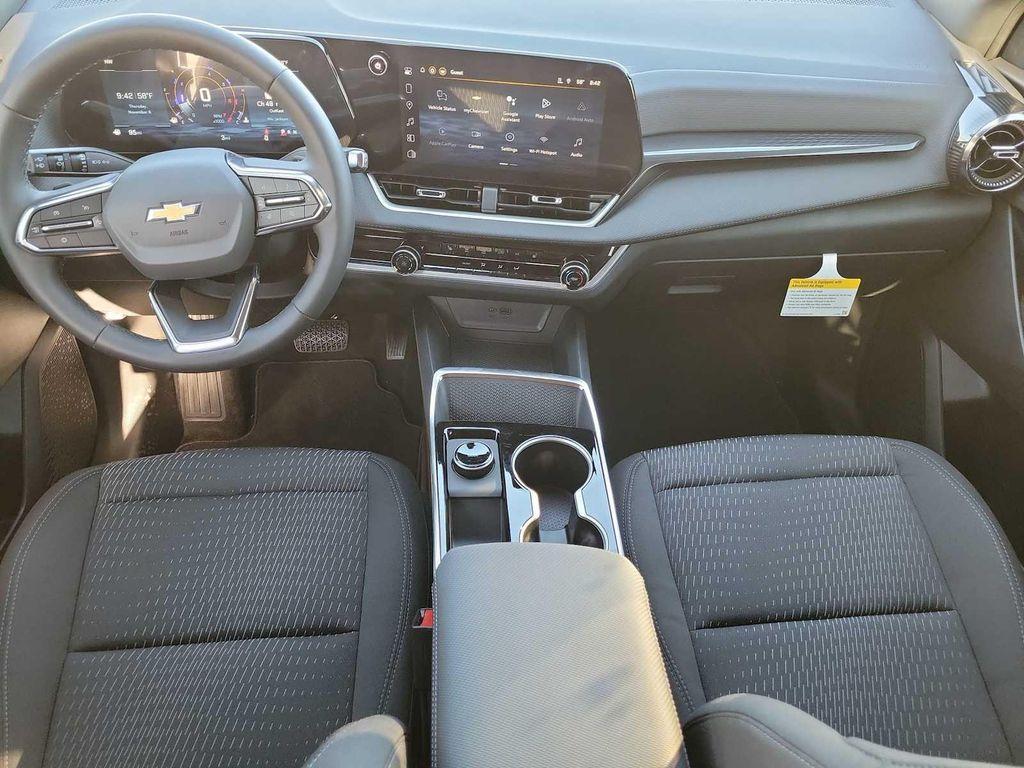 new 2026 Chevrolet Equinox car, priced at $30,495