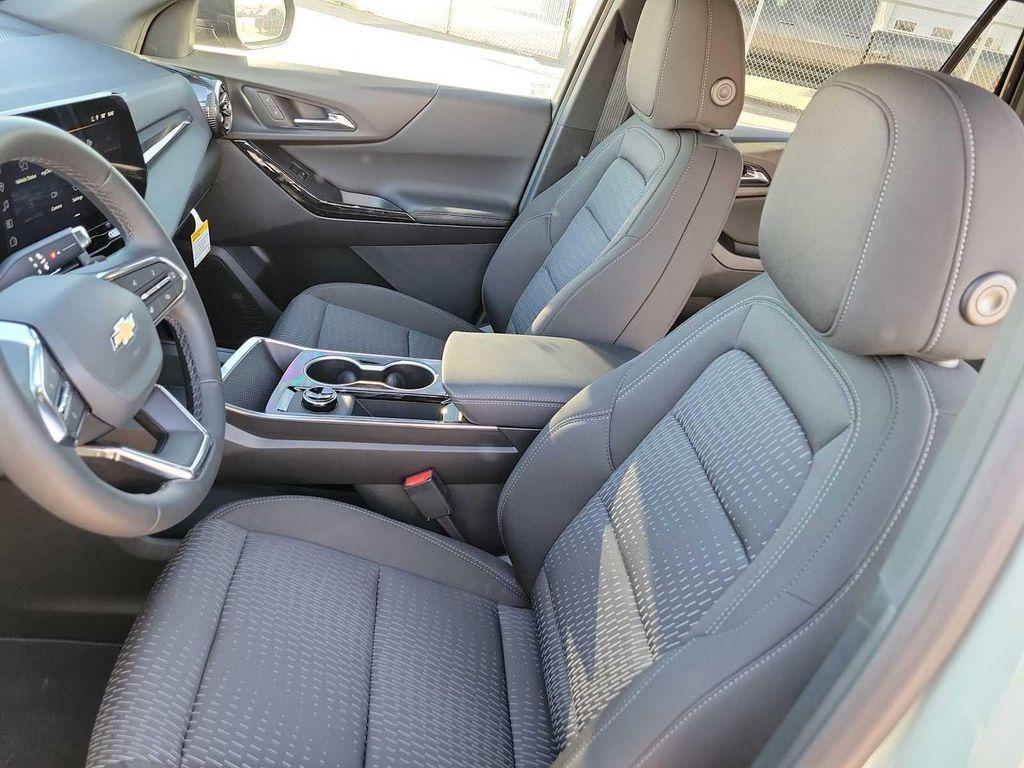 new 2026 Chevrolet Equinox car, priced at $30,495