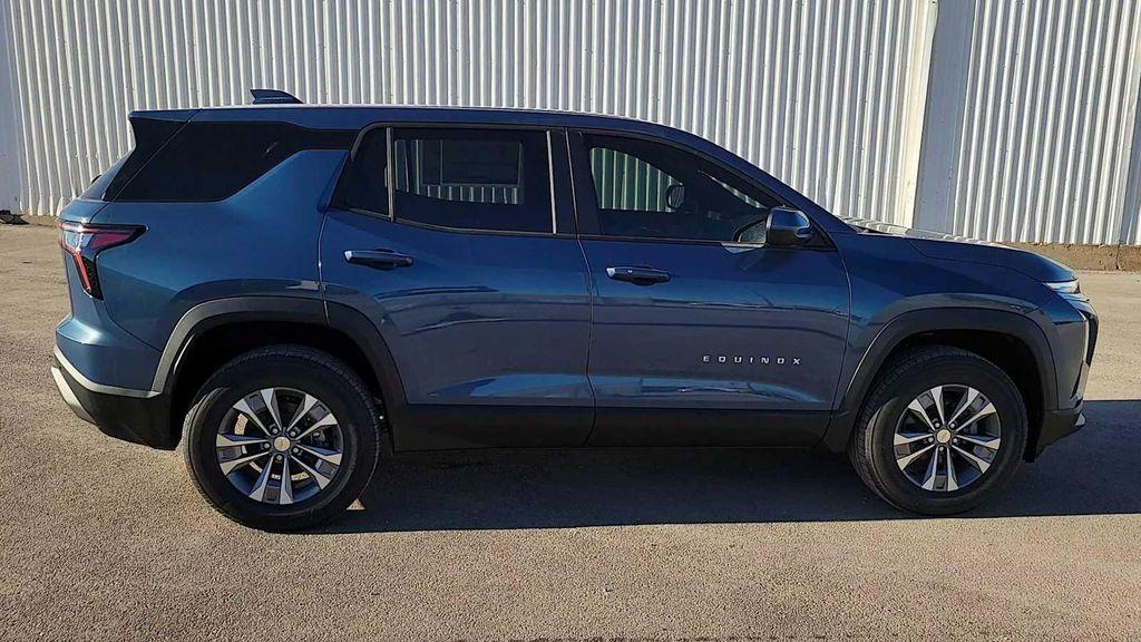 new 2026 Chevrolet Equinox car, priced at $30,495