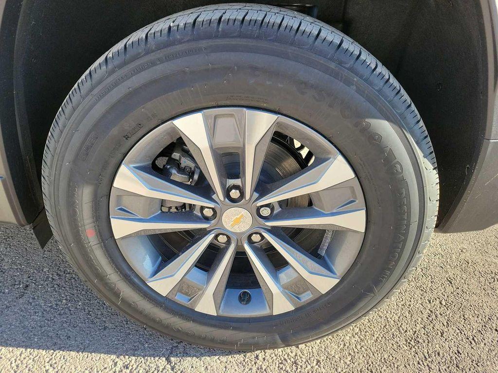 new 2026 Chevrolet Equinox car, priced at $30,495