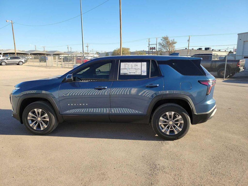 new 2026 Chevrolet Equinox car, priced at $30,495