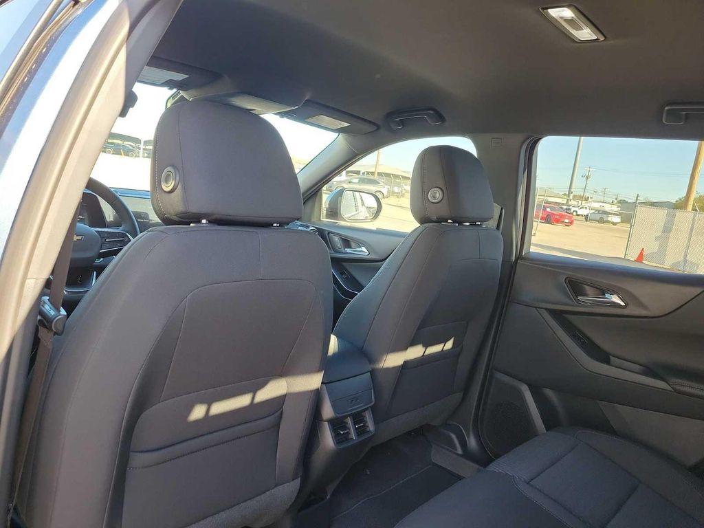 new 2026 Chevrolet Equinox car, priced at $30,495