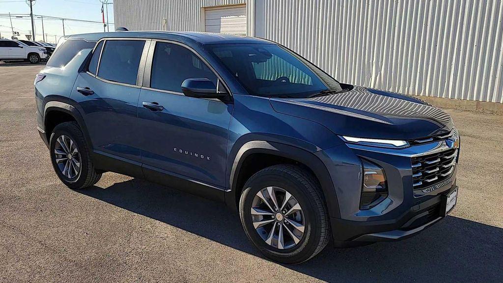 new 2026 Chevrolet Equinox car, priced at $30,495