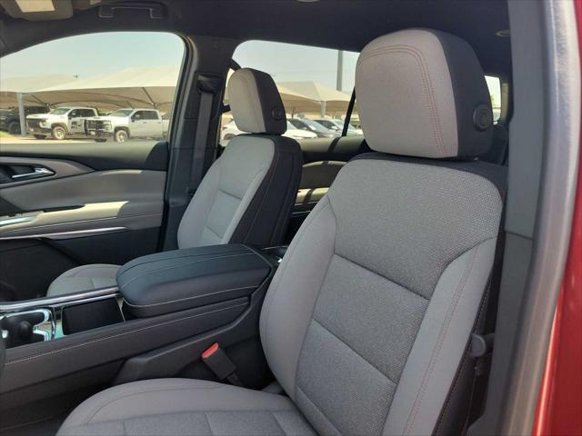 new 2025 Chevrolet Traverse car, priced at $42,690