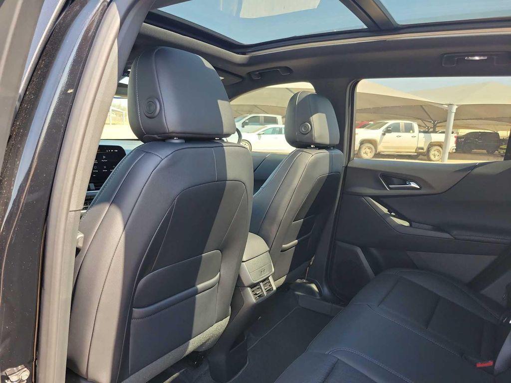 new 2026 Chevrolet Equinox car, priced at $33,690