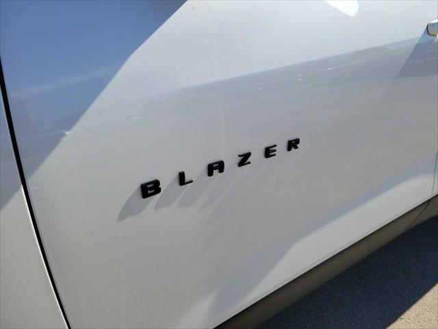 new 2025 Chevrolet Blazer car, priced at $39,825