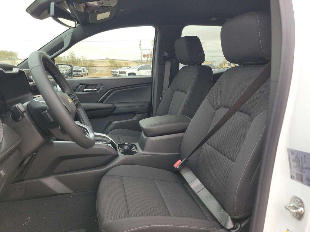 new 2024 Chevrolet Colorado car, priced at $35,000