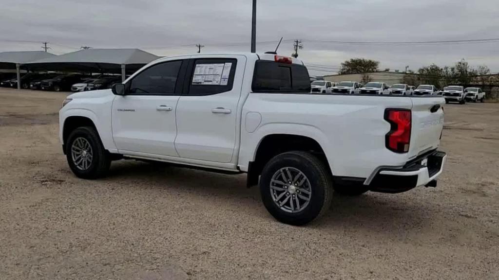 new 2024 Chevrolet Colorado car, priced at $35,000