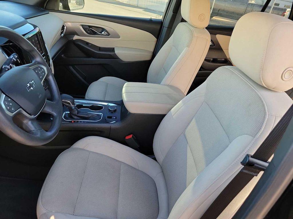 used 2024 Chevrolet Traverse car, priced at $33,500