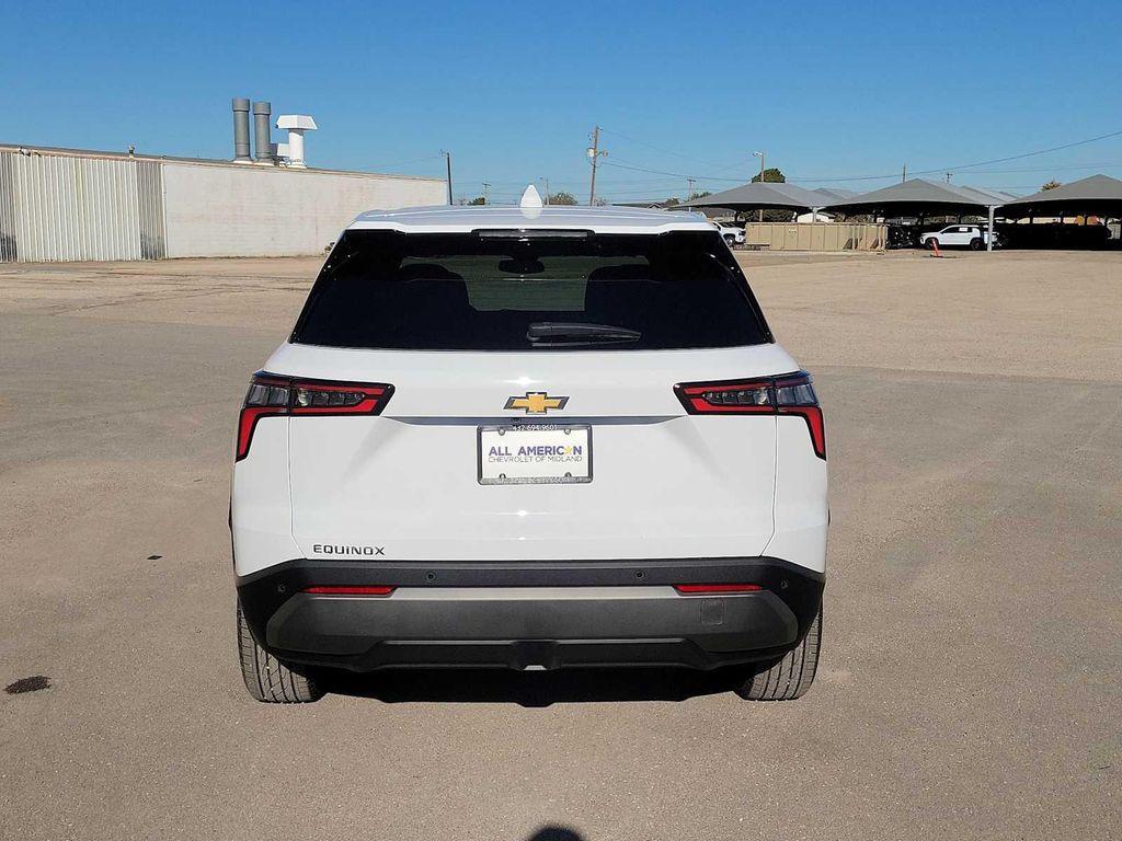 new 2026 Chevrolet Equinox car, priced at $30,495
