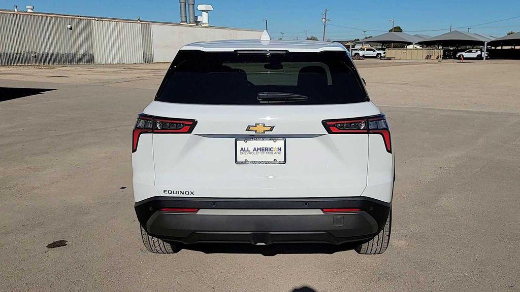 new 2026 Chevrolet Equinox car, priced at $30,495