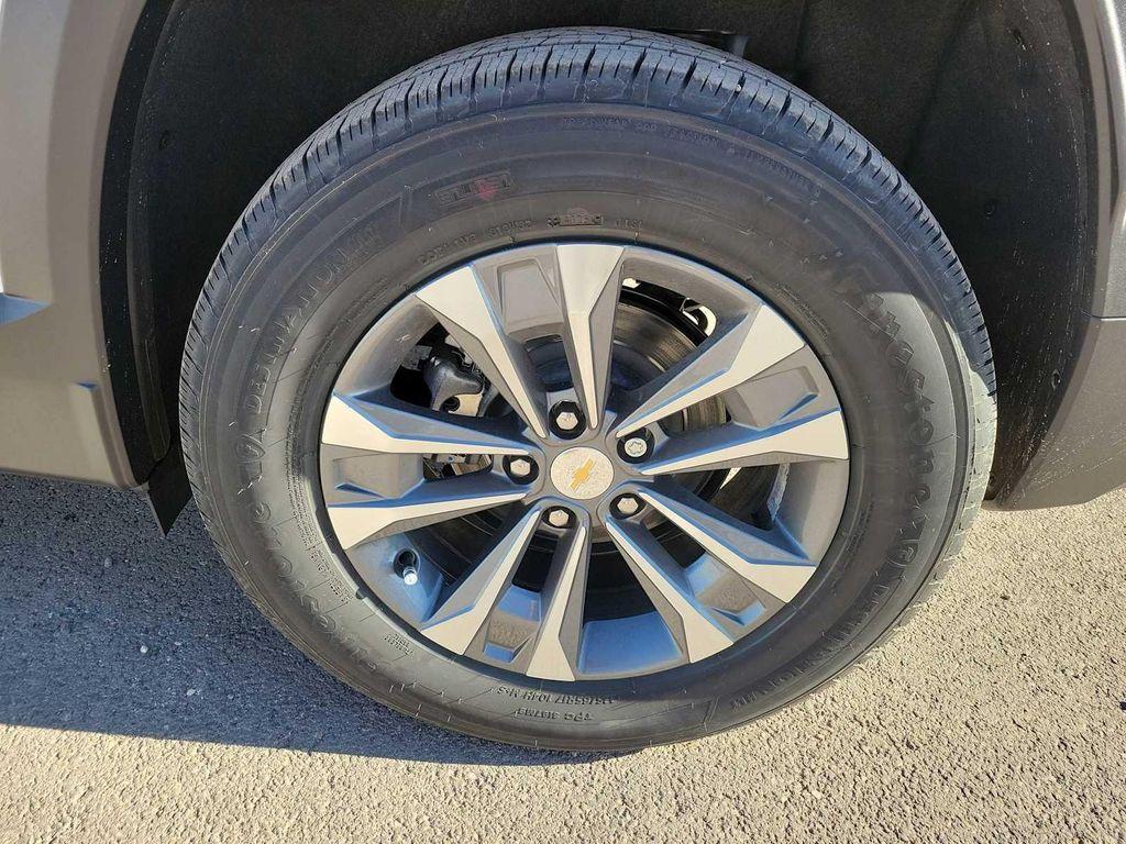 new 2026 Chevrolet Equinox car, priced at $30,495