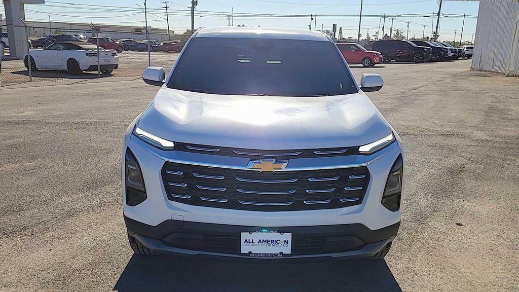 new 2026 Chevrolet Equinox car, priced at $30,495