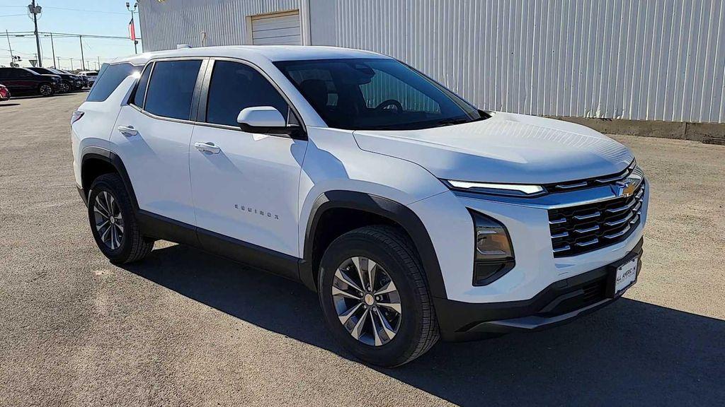 new 2026 Chevrolet Equinox car, priced at $30,495