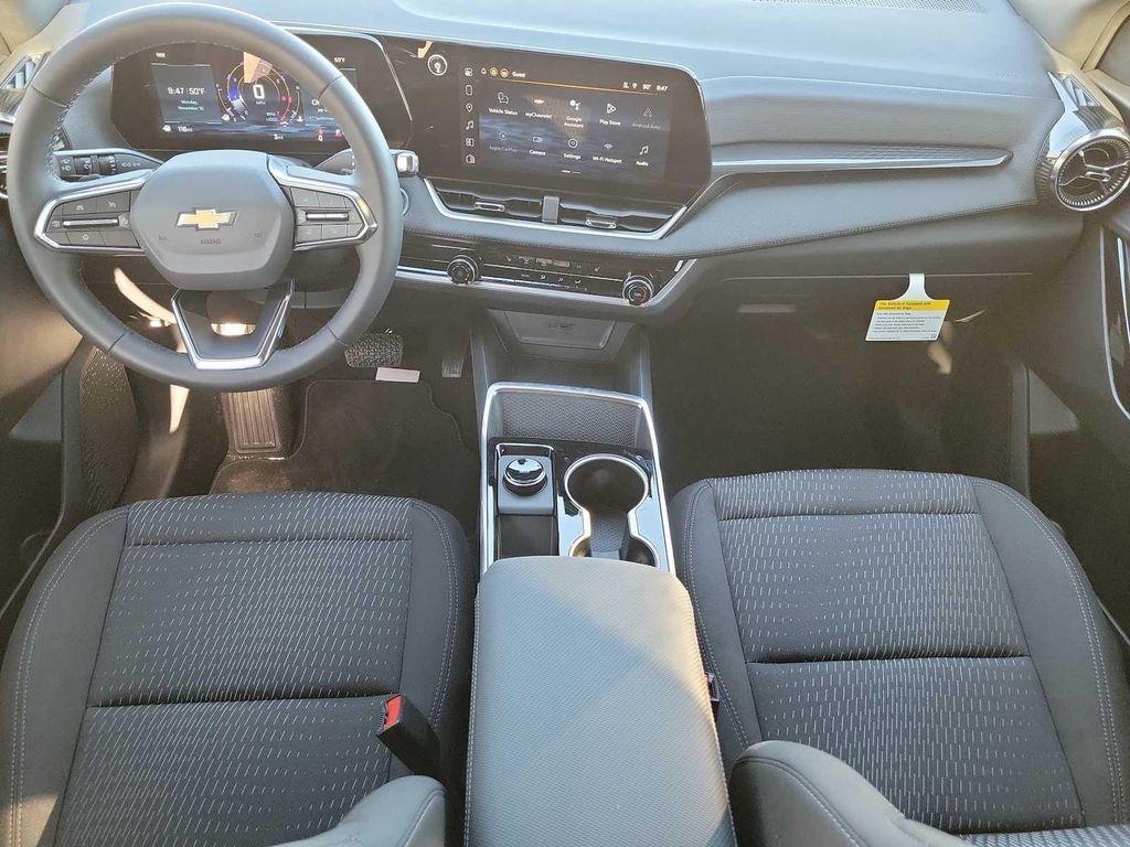 new 2026 Chevrolet Equinox car, priced at $30,495