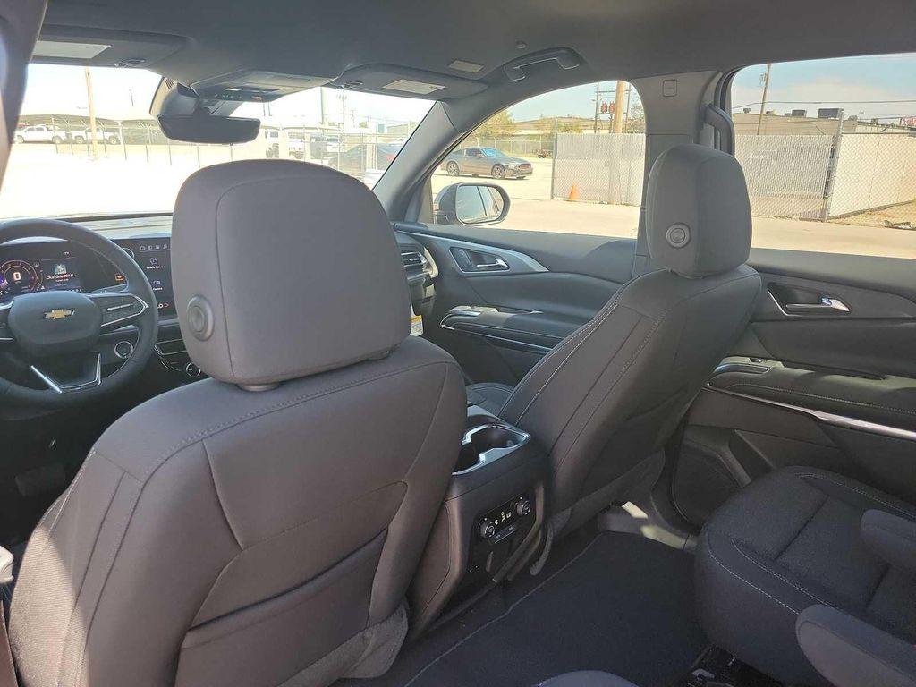 new 2026 Chevrolet Traverse car, priced at $43,920