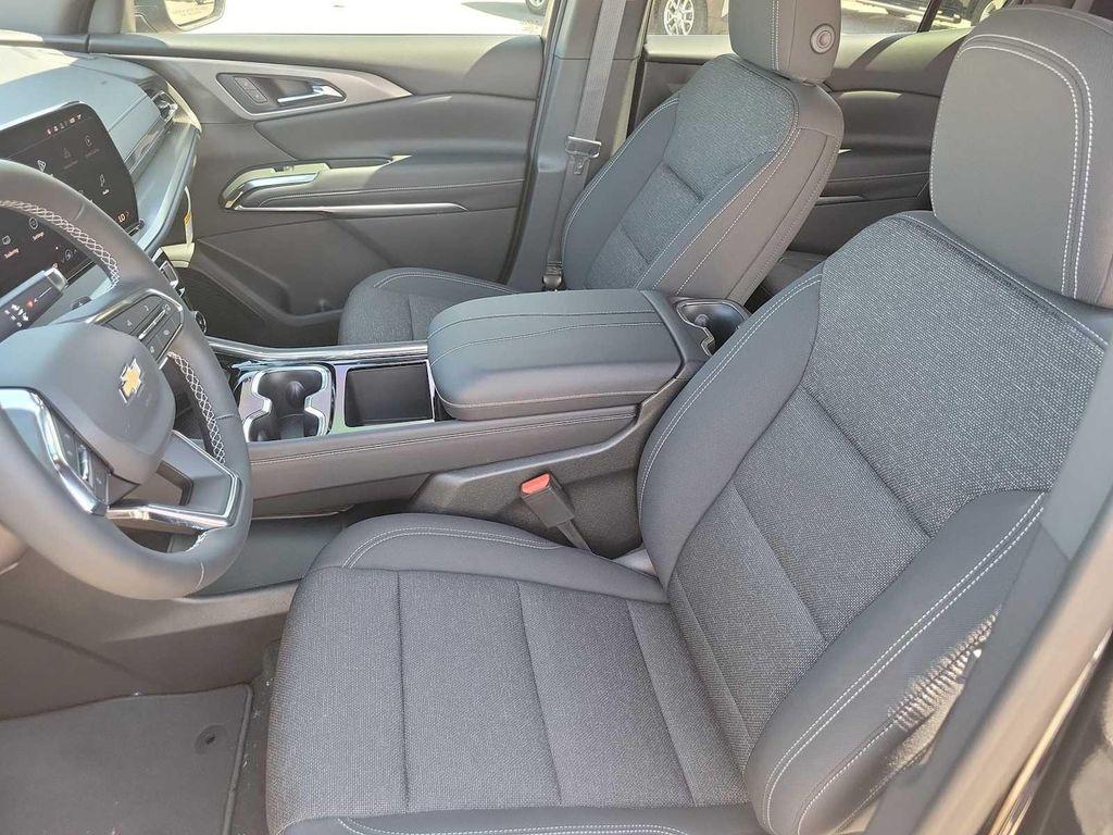 new 2026 Chevrolet Traverse car, priced at $43,920