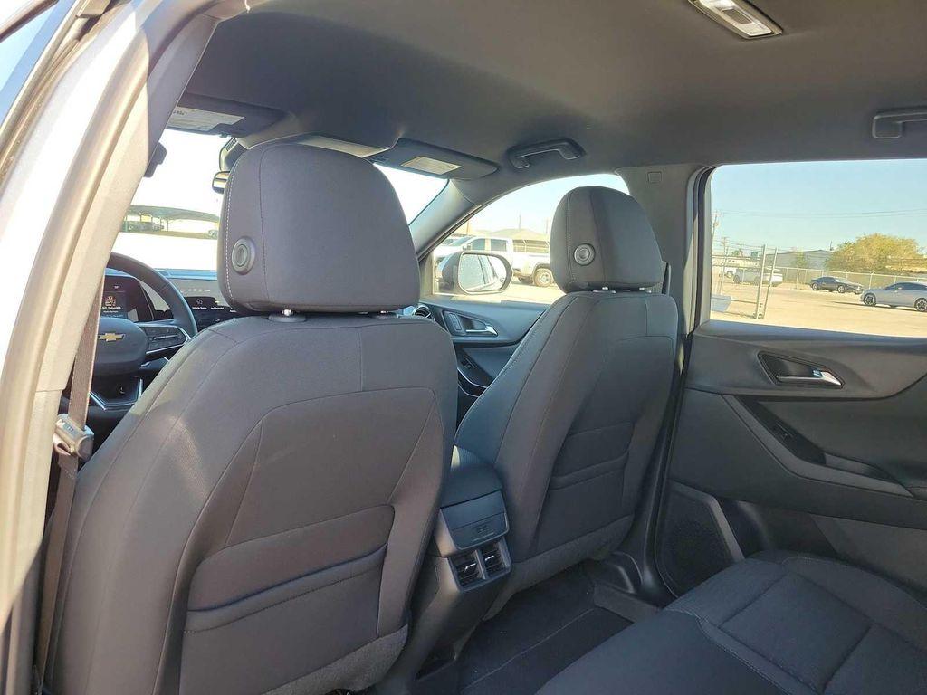 new 2026 Chevrolet Equinox car, priced at $30,495