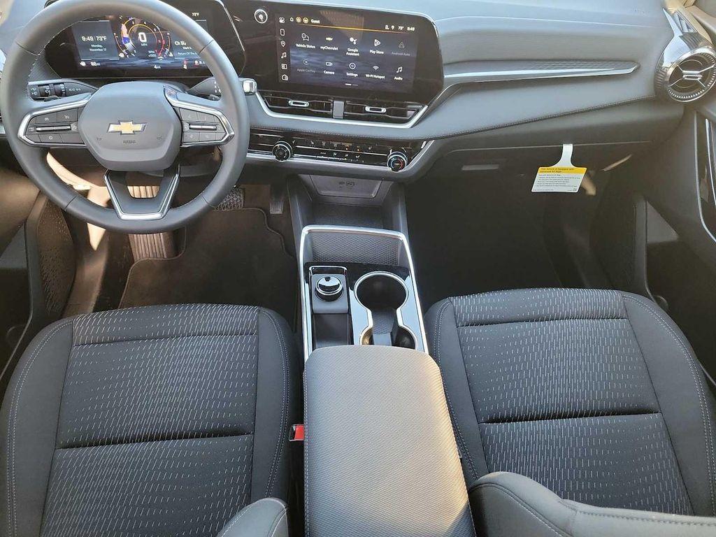 new 2026 Chevrolet Equinox car, priced at $30,495