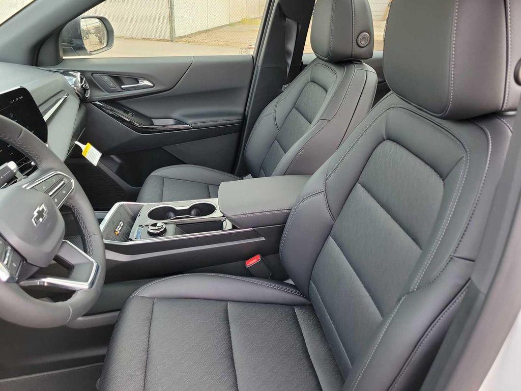 new 2026 Chevrolet Equinox car, priced at $36,030