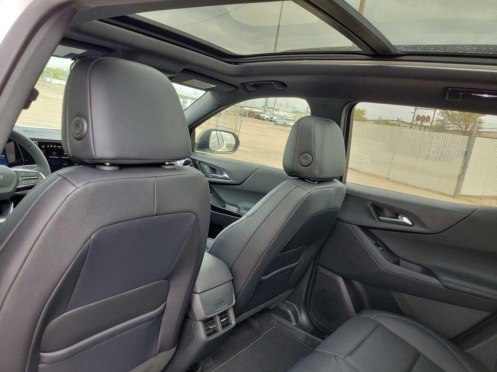 new 2026 Chevrolet Equinox car, priced at $36,030