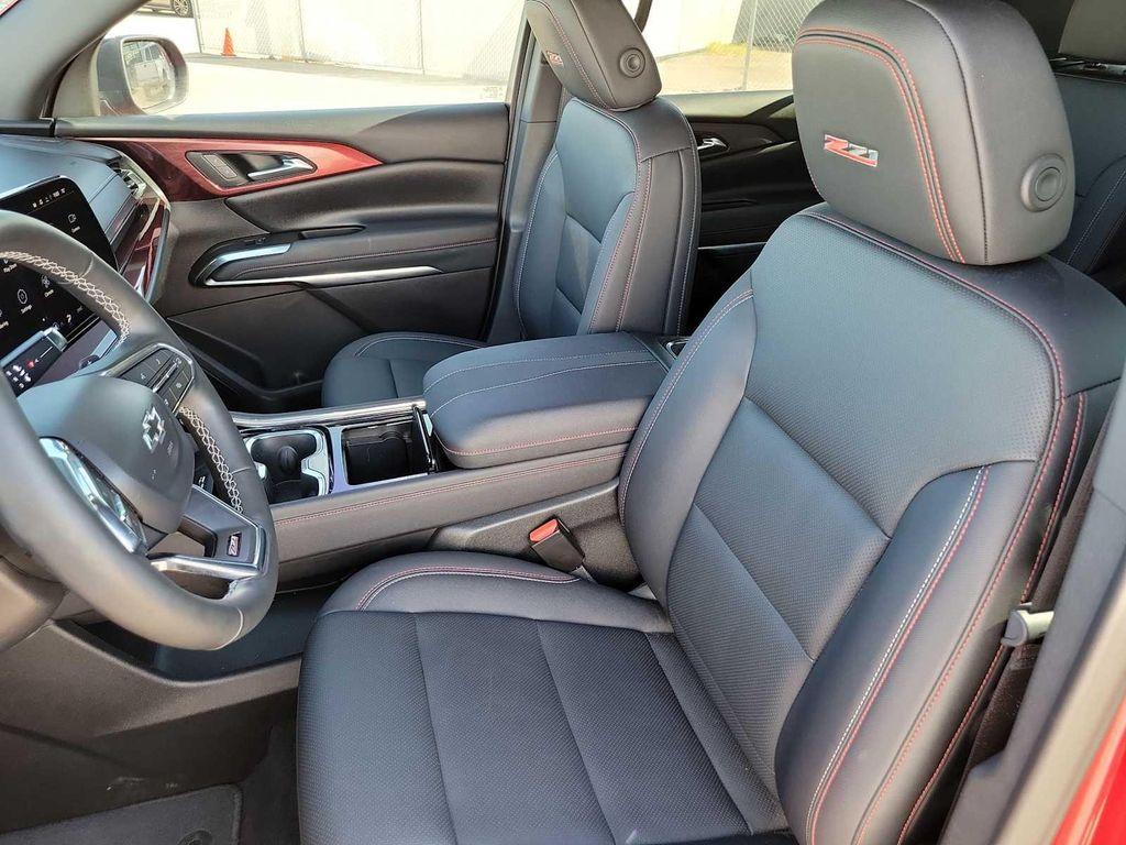 used 2025 Chevrolet Traverse car, priced at $50,500