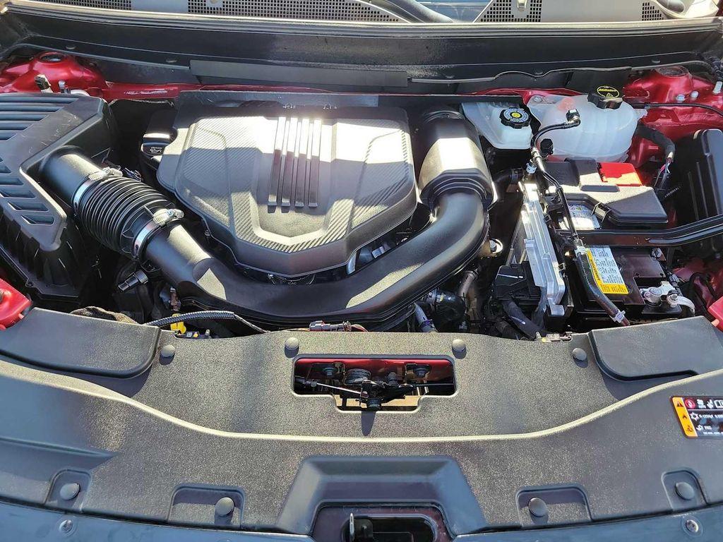 used 2025 Chevrolet Traverse car, priced at $50,500